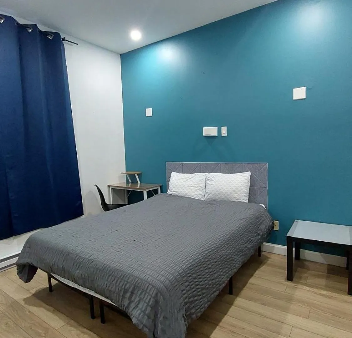 Apd Hotel Montreal 2*,  Canada